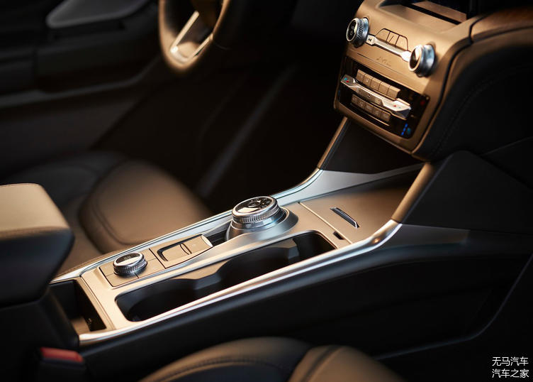 全新一代福特探險(xiǎn)者官圖發(fā)布！依舊是大家的硬派之選！