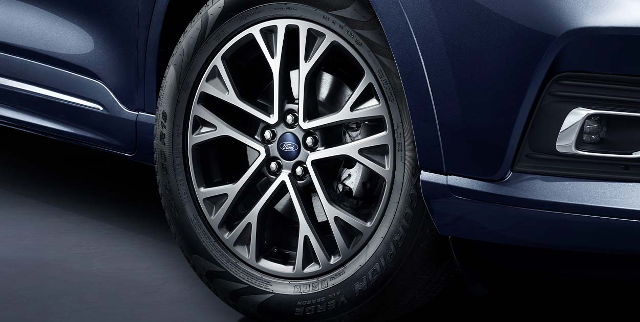 邵陽長安福特銳際ESCAPE - 四驅(qū)先鋒SUV，勁勢登場