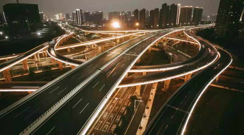 這些上道必知汽車燈語(yǔ)，你知道嗎？