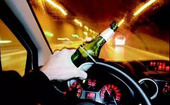 真的假的？最新交規(guī)：酒后躺車(chē)內(nèi)休息也算酒駕？