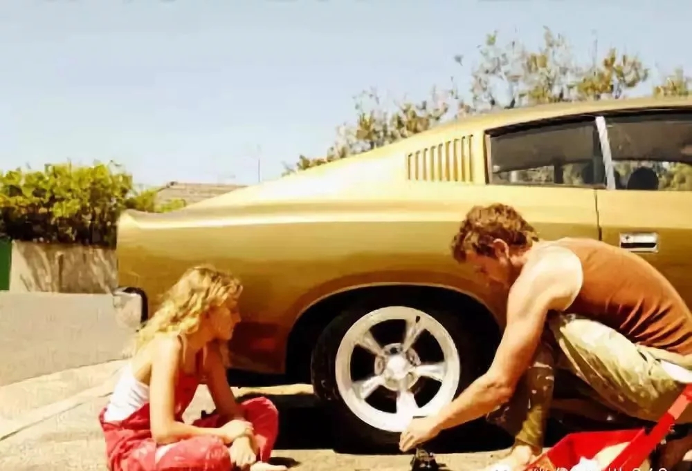 哪些錯(cuò)誤的操作能增加爆胎的風(fēng)險(xiǎn)呢？