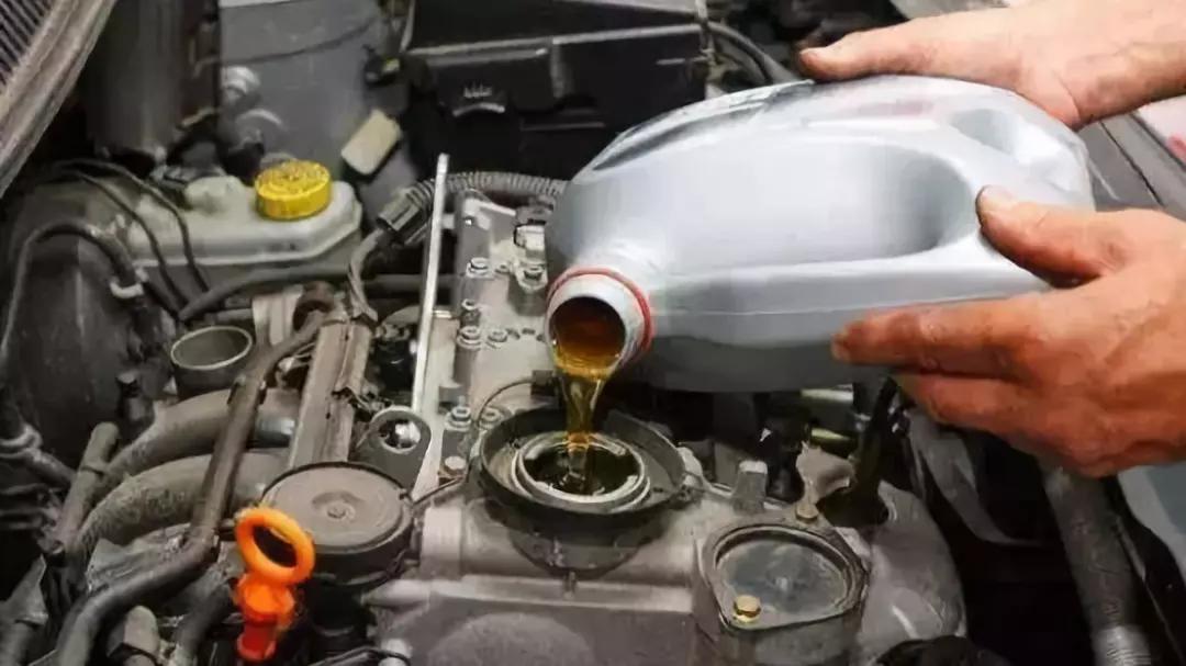 全合成機(jī)油和半合成哪個更好？