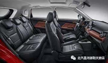 易燃易爆炸！夏天在車?yán)锓胚@些東西絕對(duì)是奪命炸彈！