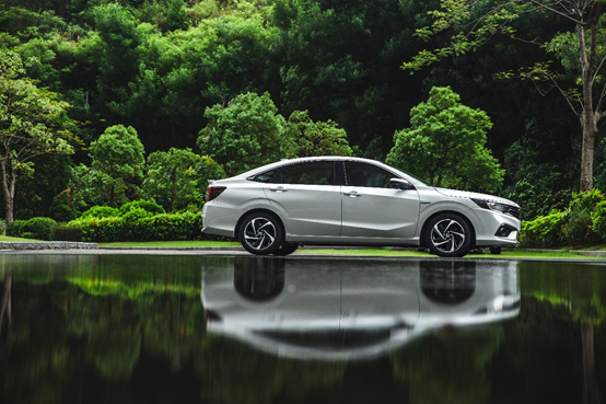 媒體視角丨擁抱混動時代，從一輛享域銳·混動開始