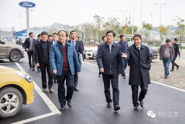 邵陽(yáng)副市長(zhǎng)周?chē)?guó)利現(xiàn)場(chǎng)調(diào)度天嬌國(guó)際汽車(chē)城項(xiàng)目建設(shè)
